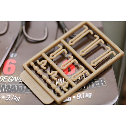 Korda Návazec Carp Rig Wide Gape 2 Dark Matter Braid 20lb